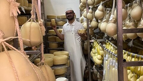 Giuseppes Schätze: in der Kühlkammer reift der Käse.